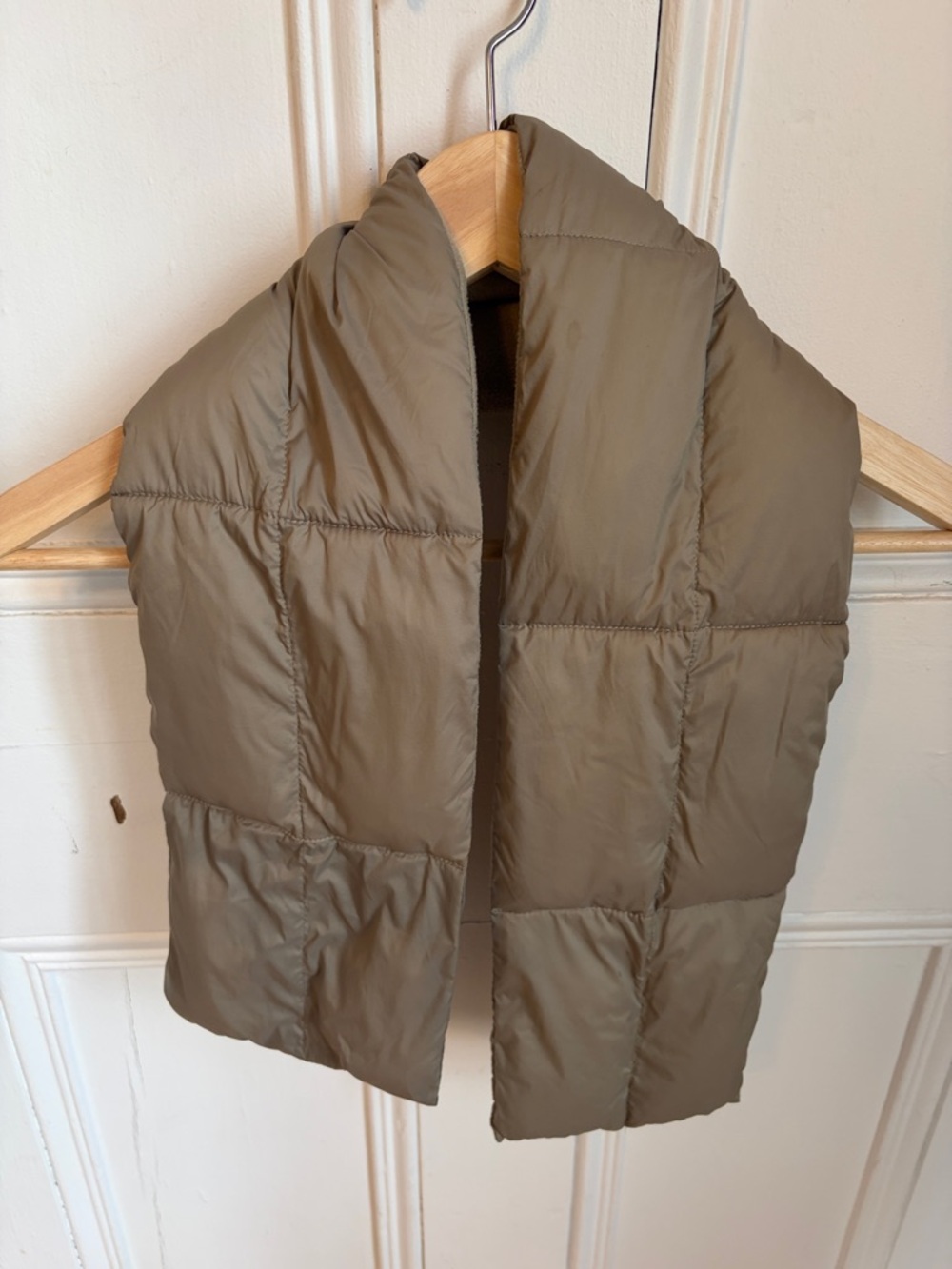Uniqlo Quilted Puffer Scarf in Olive